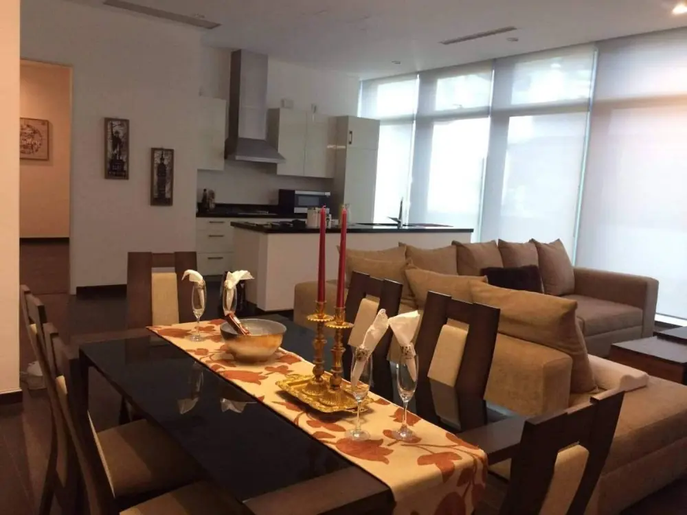 mainImg